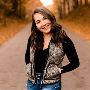 Meet your Posher, Haley
